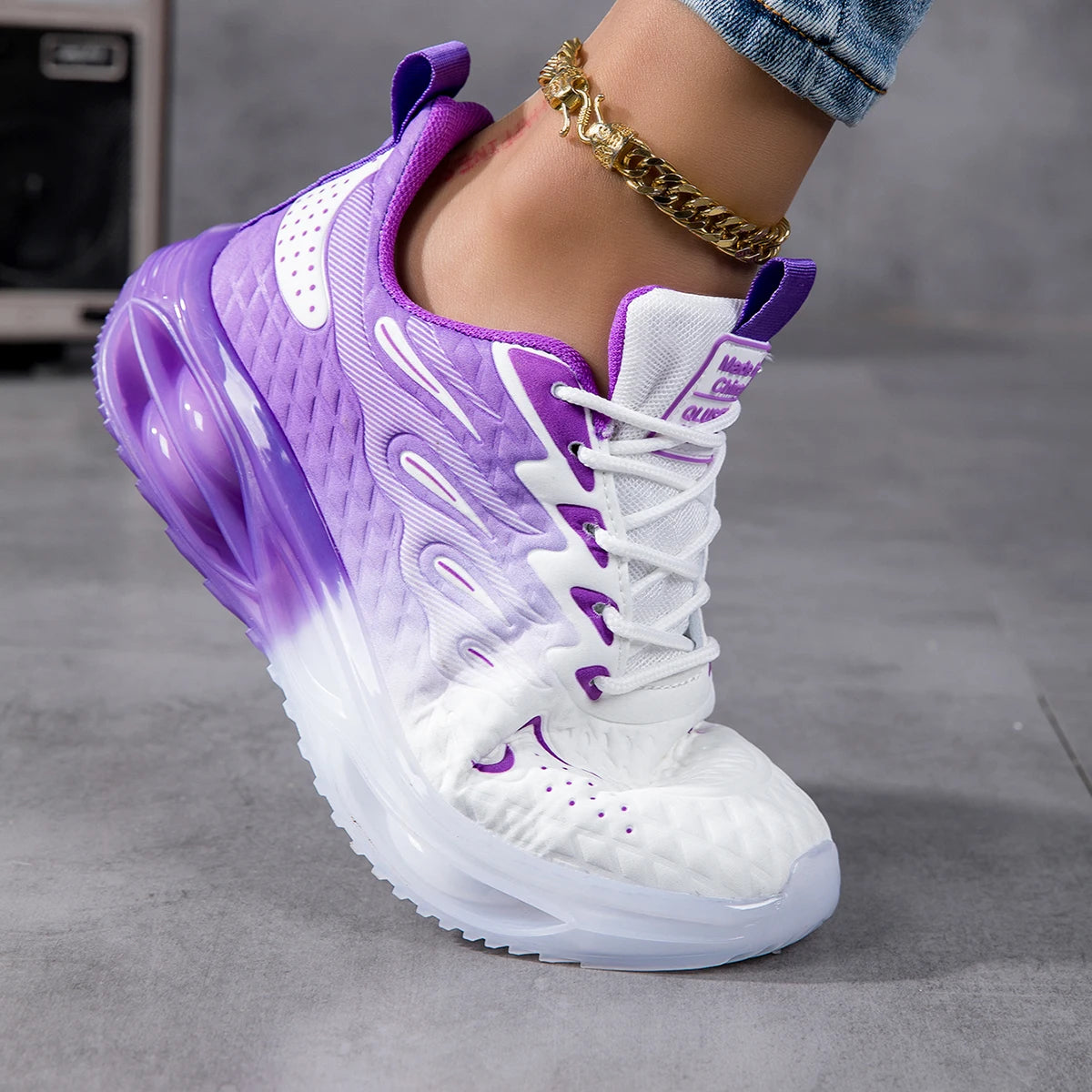 Running shoes for men and women, lightweight mesh breathable comfortable flat soft tennis shoes, couple air cushion sports shoes