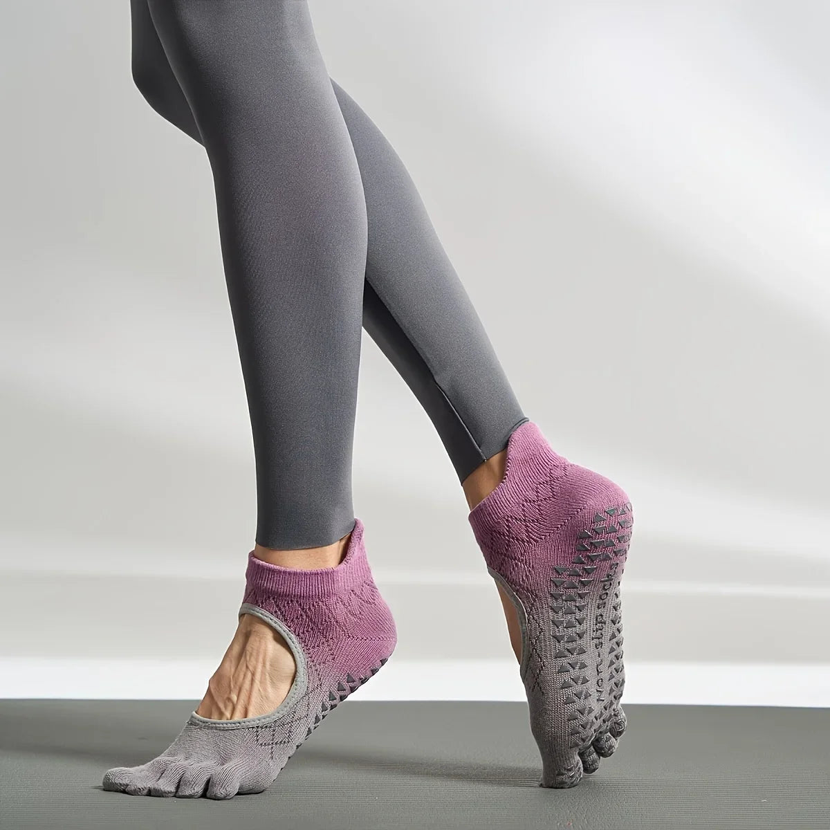 1 Pair Women's Gradient Non-Slip Yoga Socks, Full Finger Design, Breathable Mesh Pilates, Dance Socks