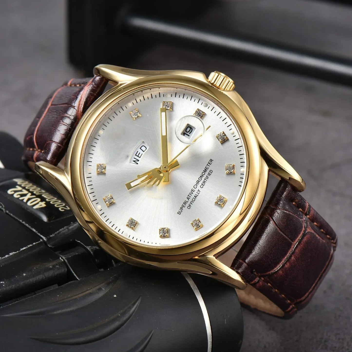 2025 New Luxury Men's Automatic Watch, Sapphire Crystal, Date Display, 100M Waterproof, Genuine Leather Strap, Business Casual
