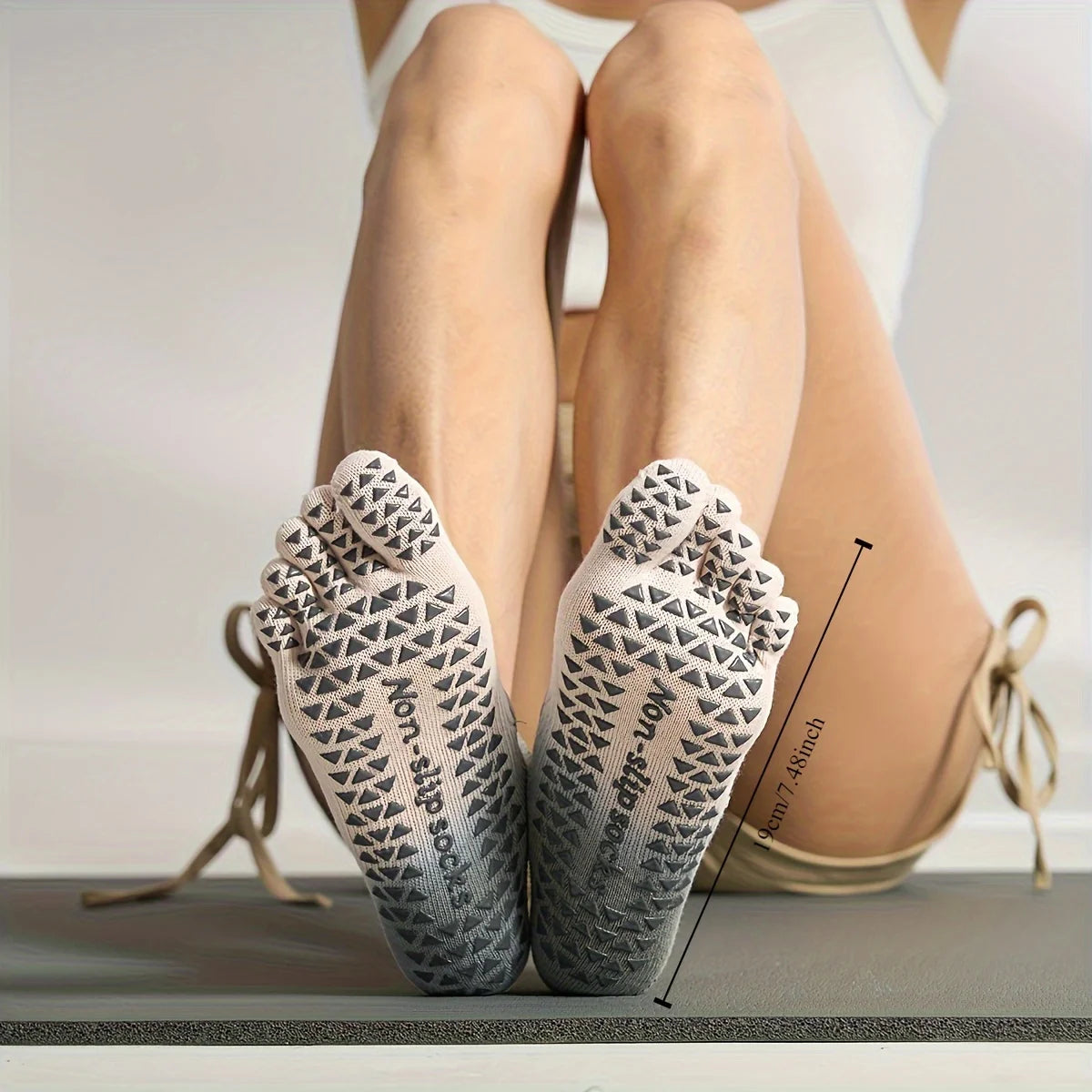 1 Pair Women's Gradient Non-Slip Yoga Socks, Full Finger Design, Breathable Mesh Pilates, Dance Socks
